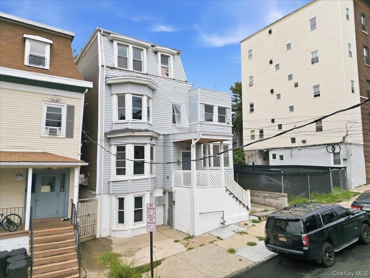 17 Lamartine Ave #2