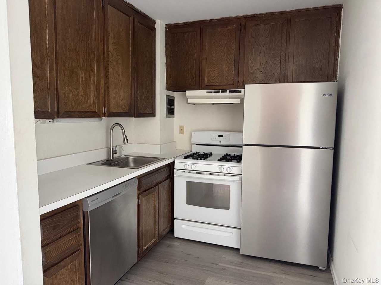 740 E Broadway #1N - Photo 2 of 17