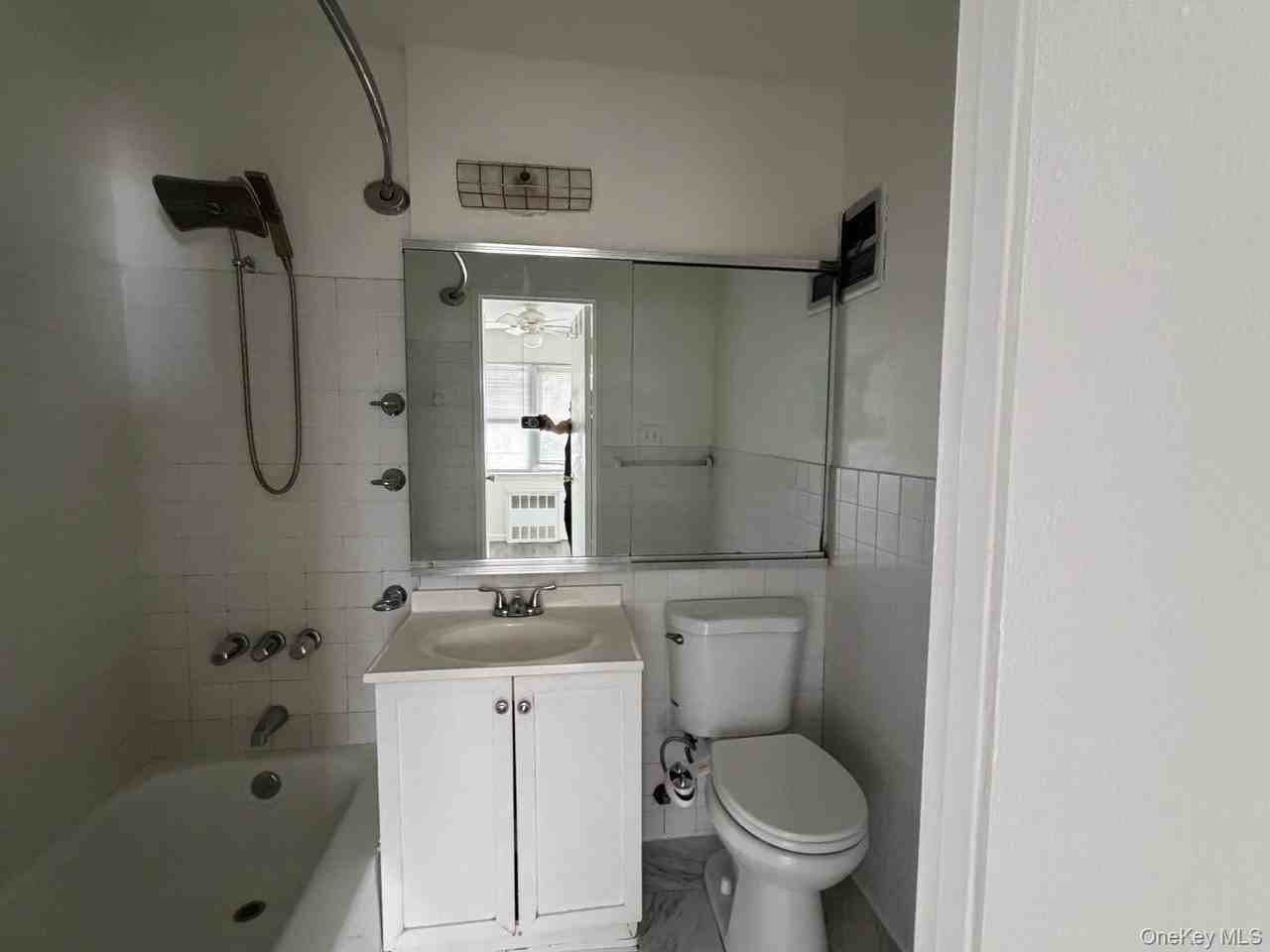 740 E Broadway #1N - Photo 3 of 17