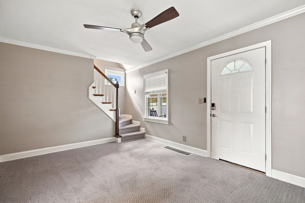 3518 Hycliffe Ave - Photo 5 of 50