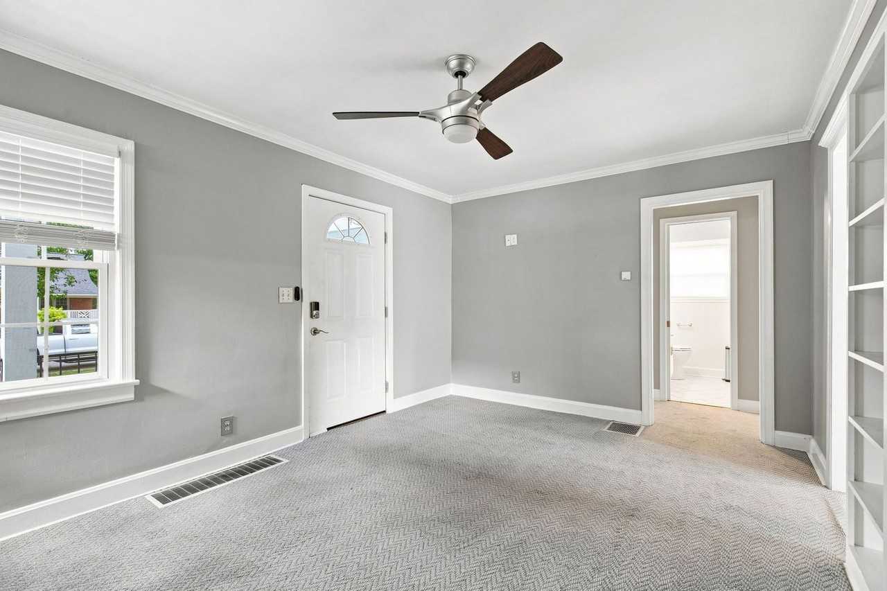 3518 Hycliffe Ave - Photo 6 of 50