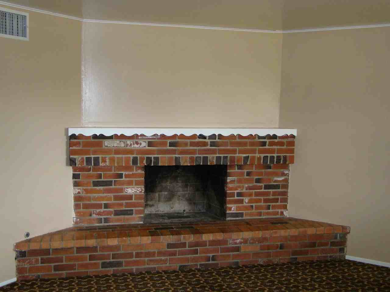 914 E 11th St - Photo 6 of 15