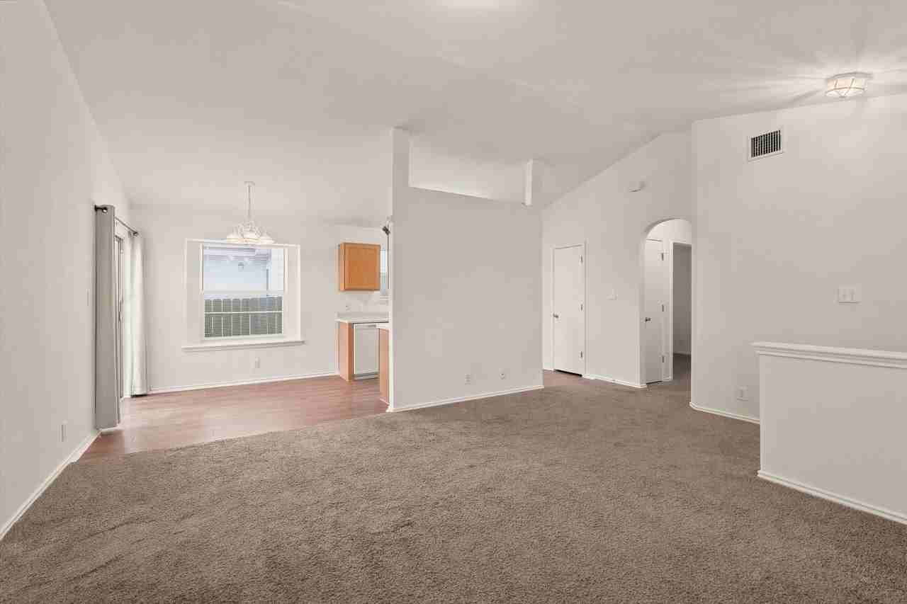 6918 Sandy Point Dr - Photo 3 of 18
