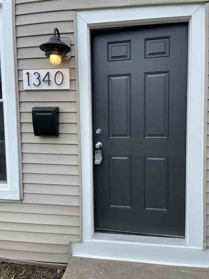 1340 S Preston St - Photo 2 of 18