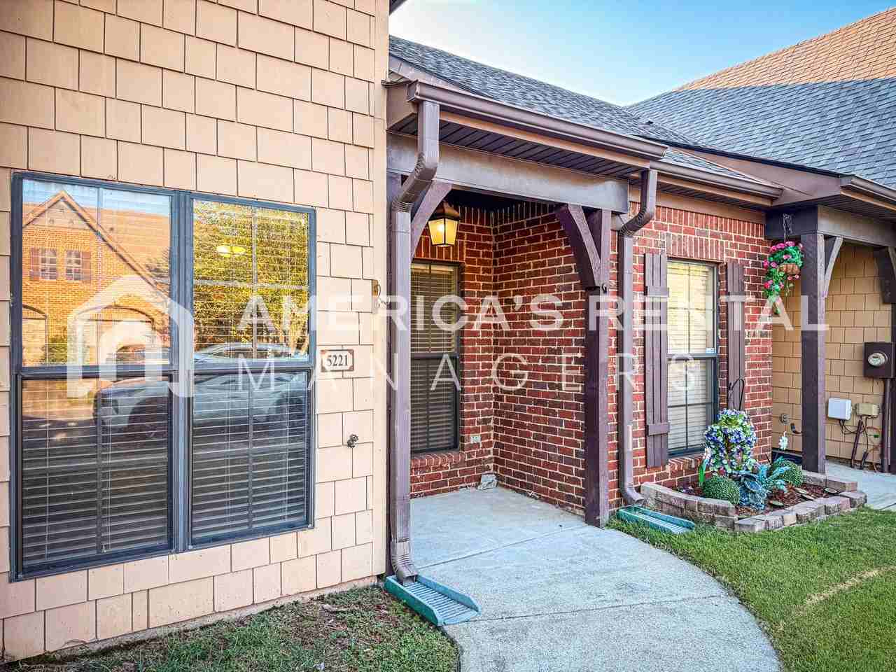 5221 Sterling Glen Dr - Photo 7 of 50