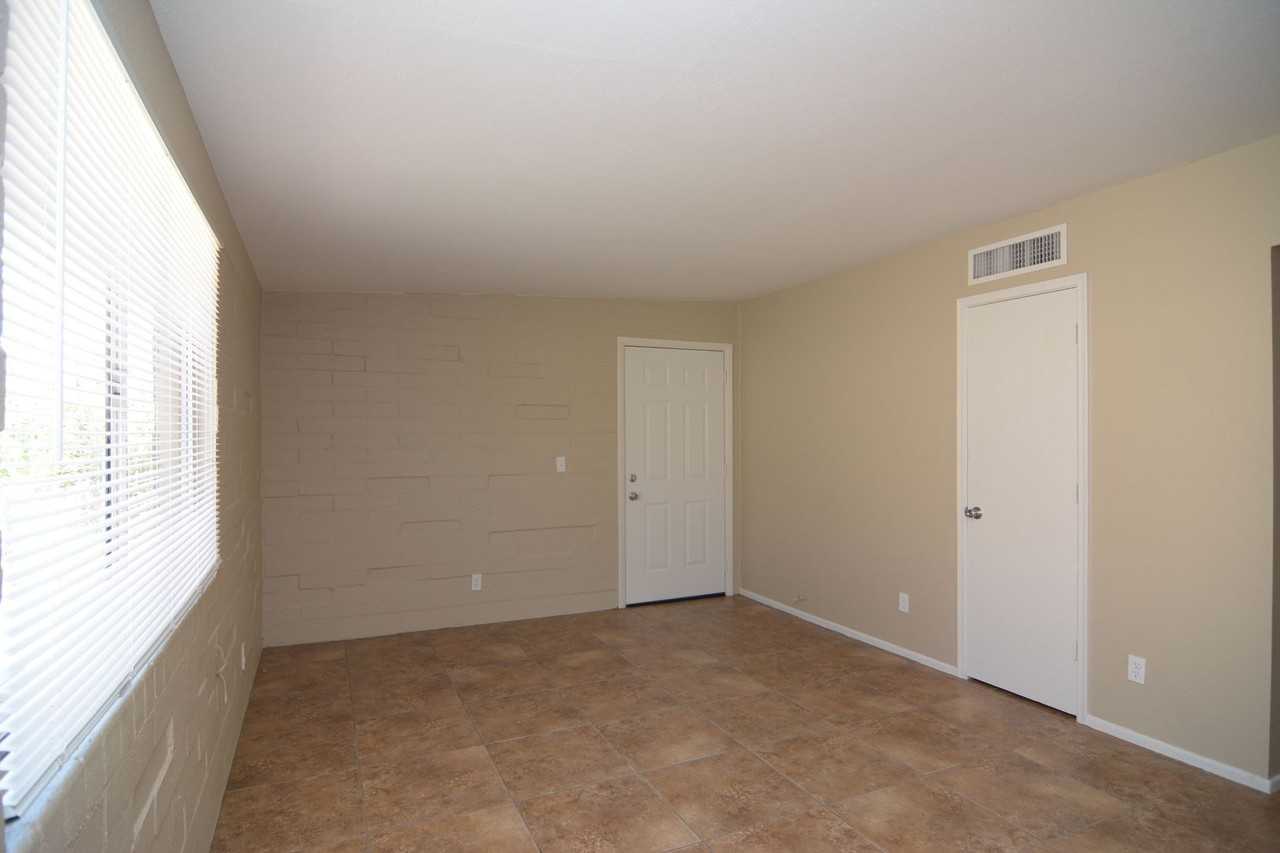 336 W Kentucky St - Photo 2 of 12