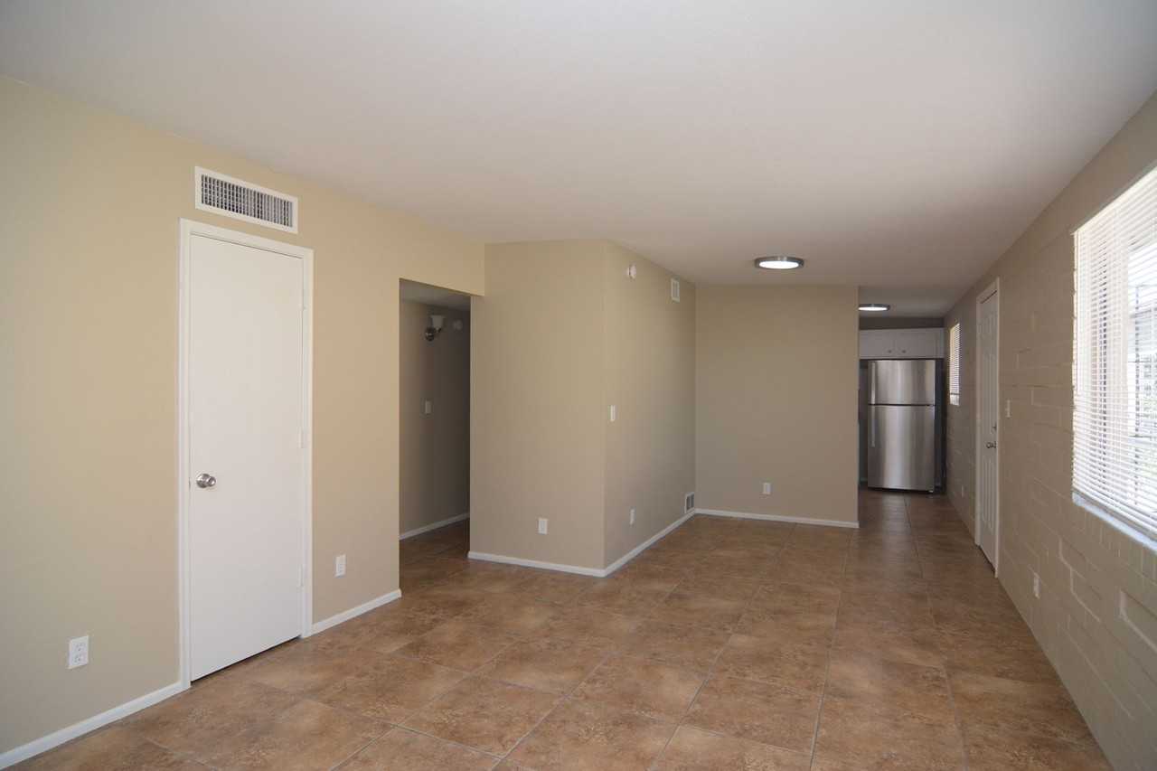 336 W Kentucky St - Photo 3 of 12