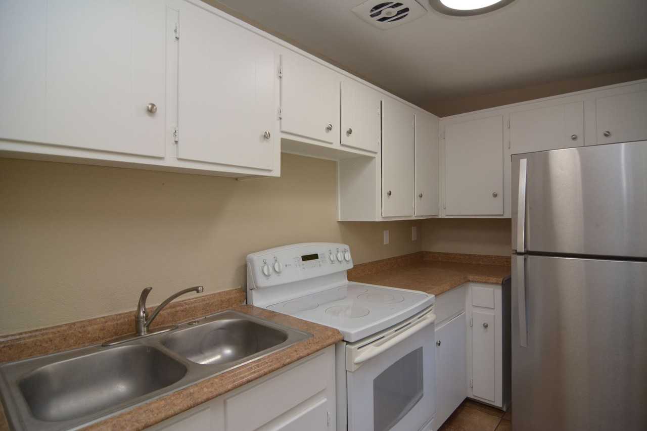 336 W Kentucky St - Photo 4 of 12