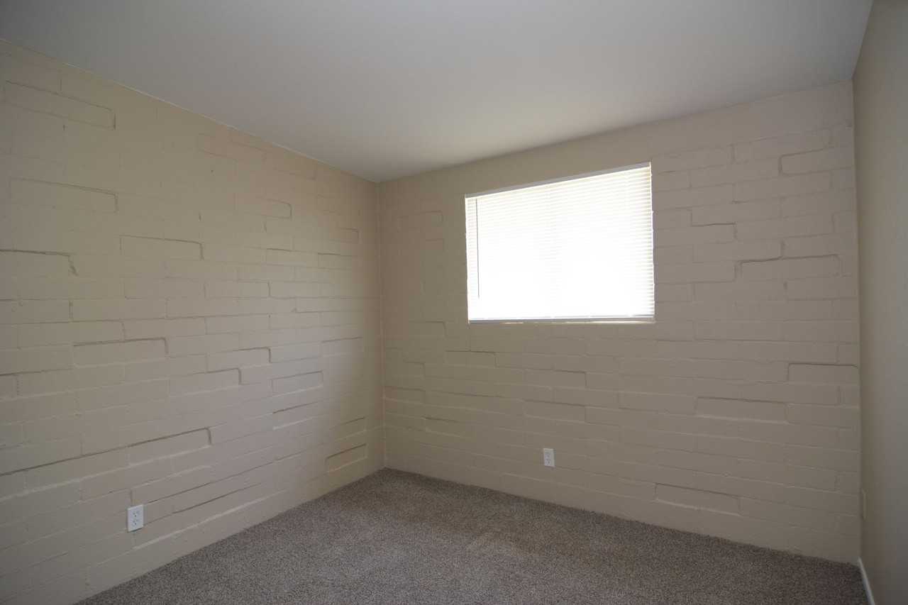 336 W Kentucky St - Photo 5 of 12
