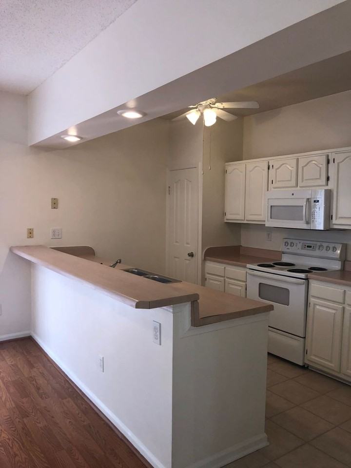 4841 Strand Dr - Photo 3 of 17