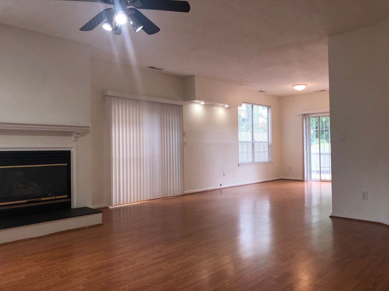 4841 Strand Dr - Photo 4 of 17
