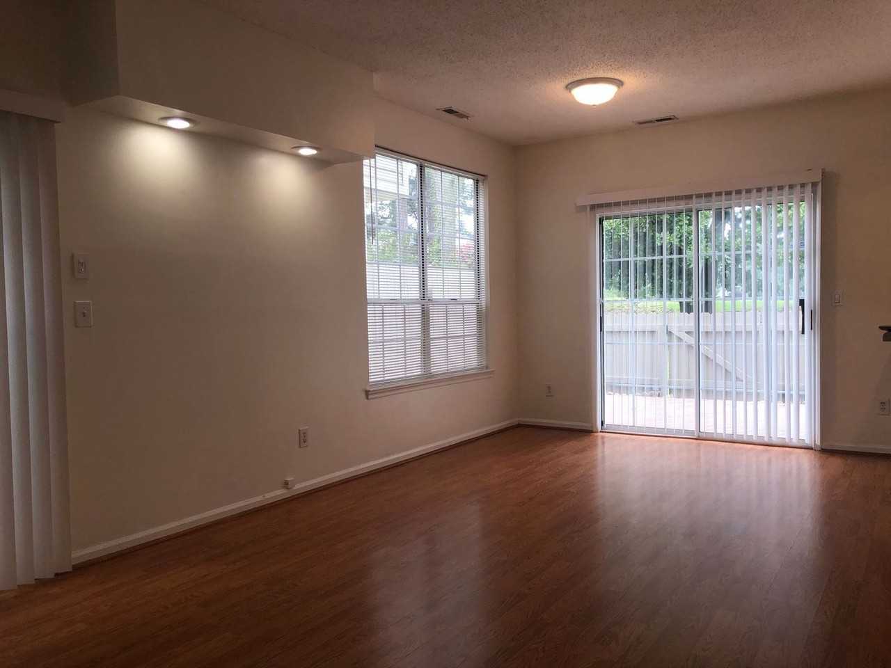 4841 Strand Dr - Photo 6 of 17
