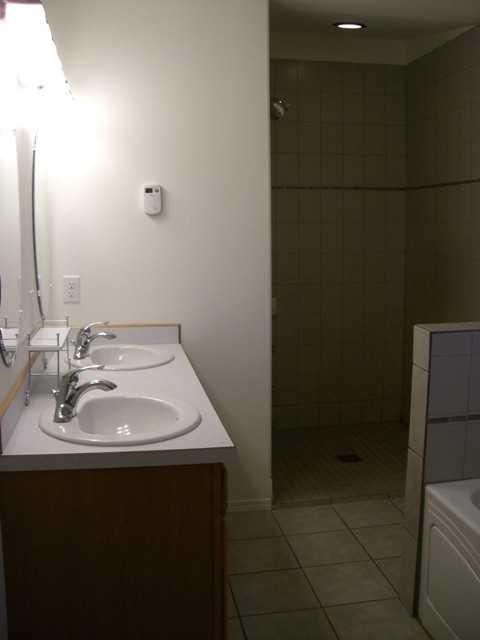3111 N Edgewater Dr - Photo 4 of 7