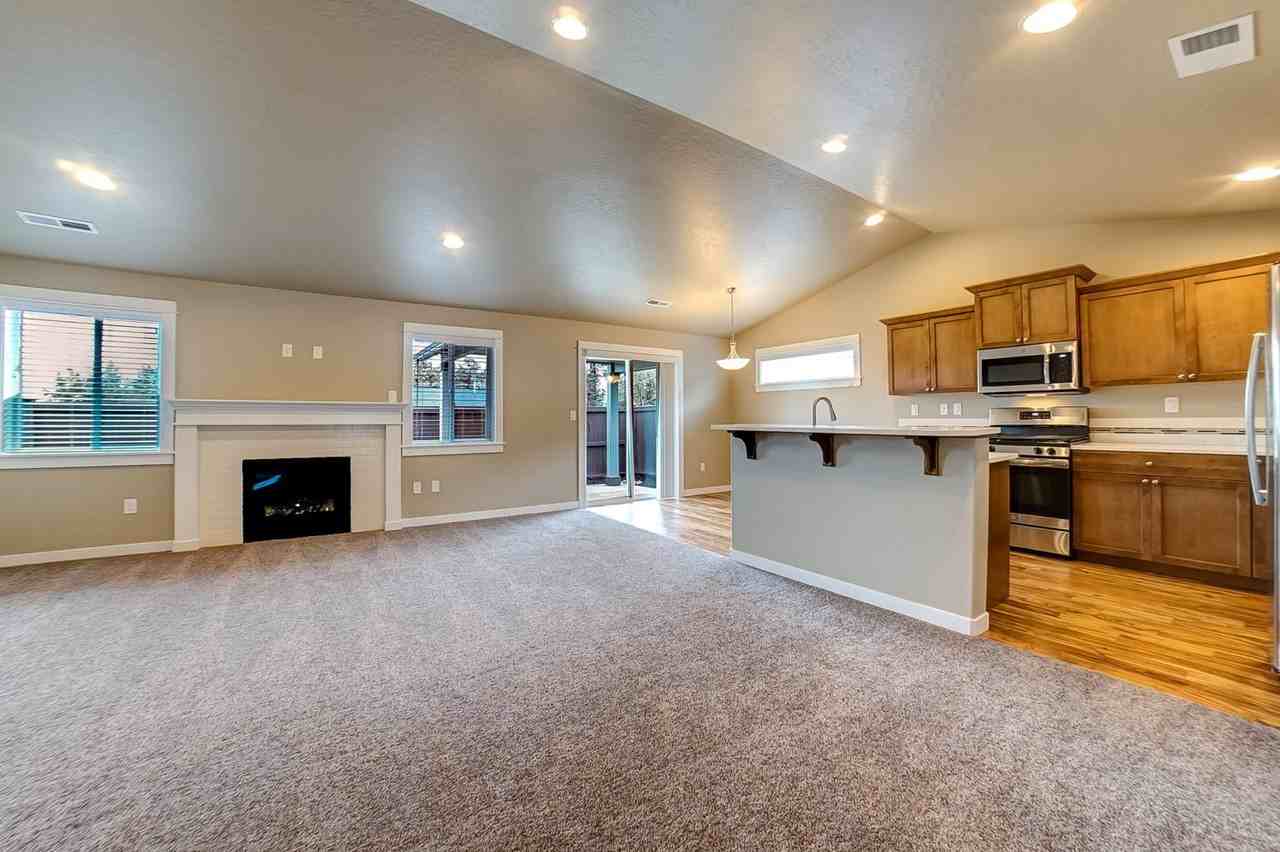 1746 Ne Janice Way - Photo 5 of 26