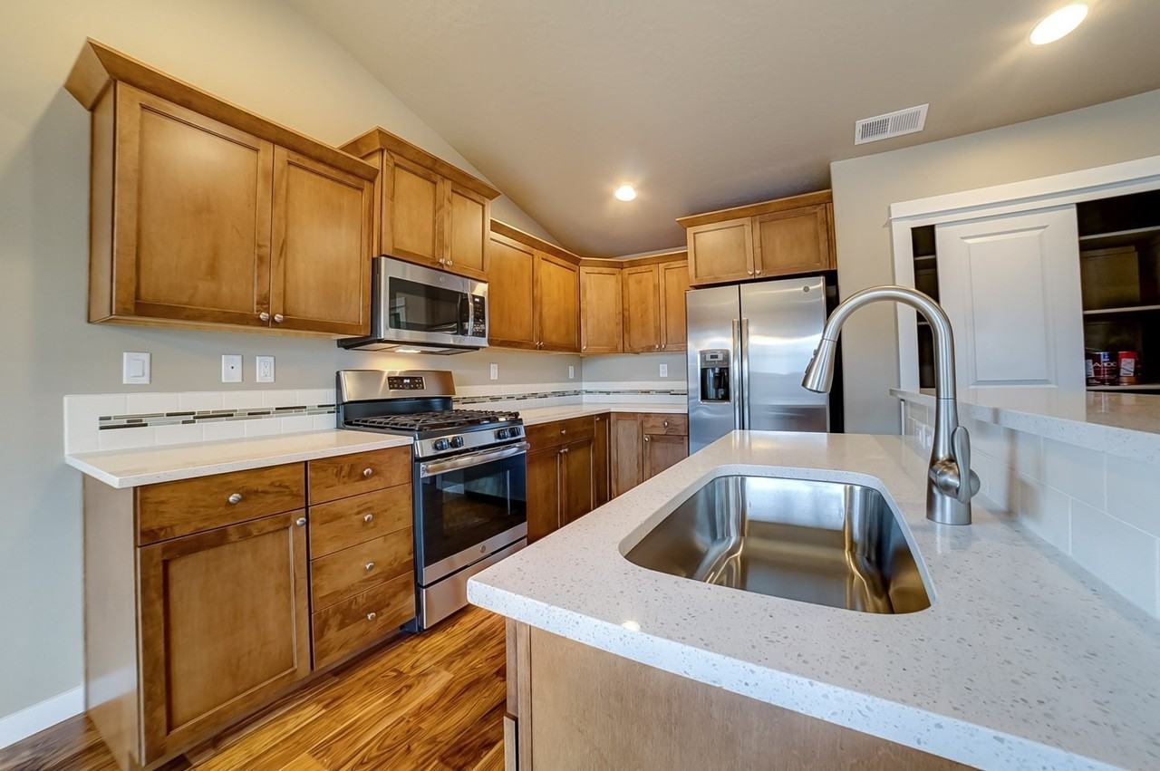 1746 Ne Janice Way - Photo 6 of 26