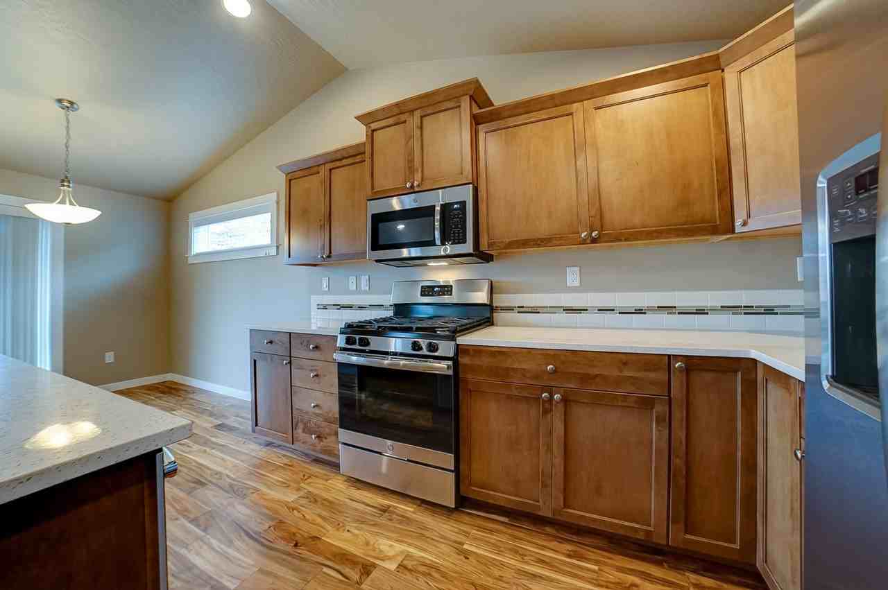1746 Ne Janice Way - Photo 7 of 26