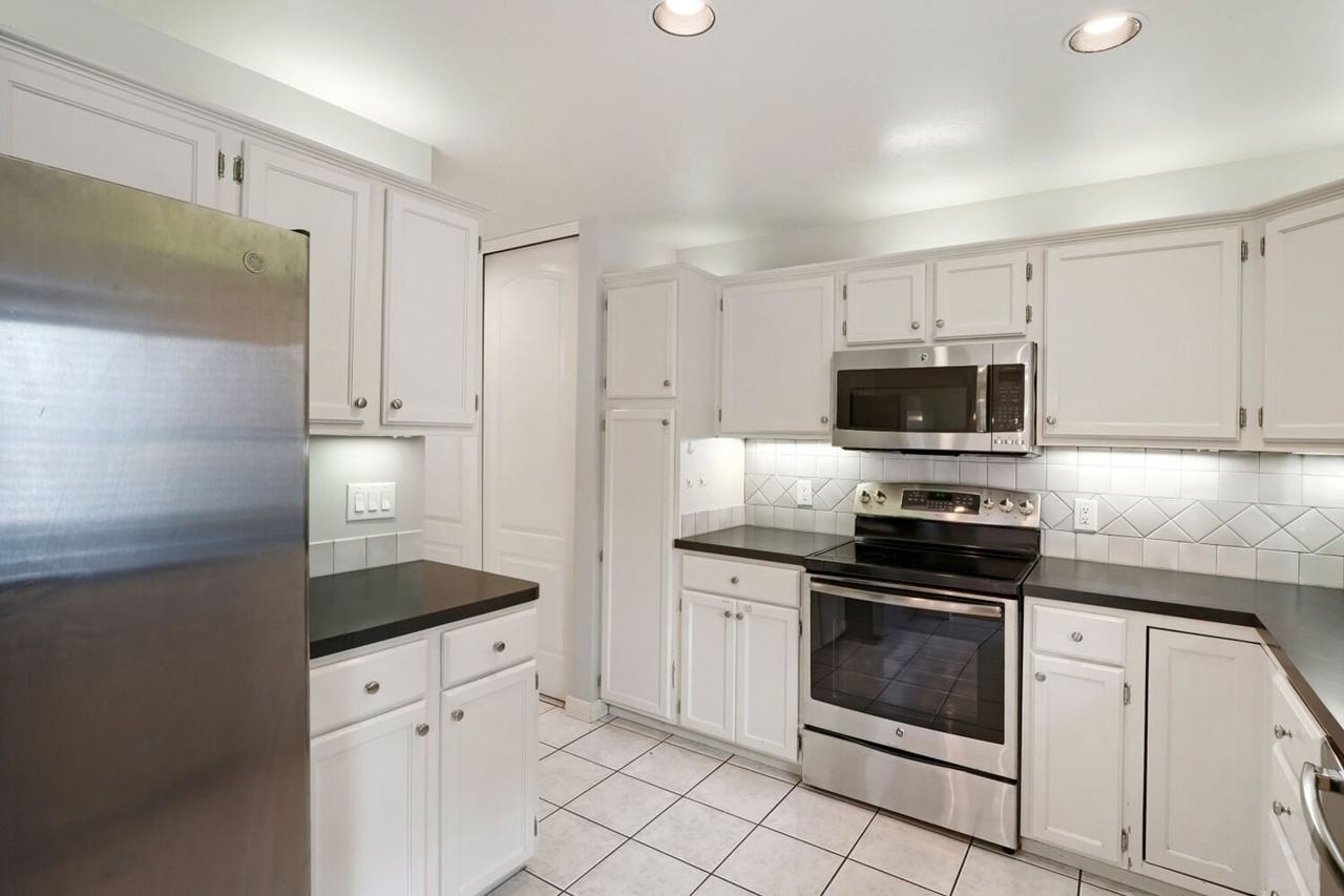468 Josephine St - Photo 3 of 17