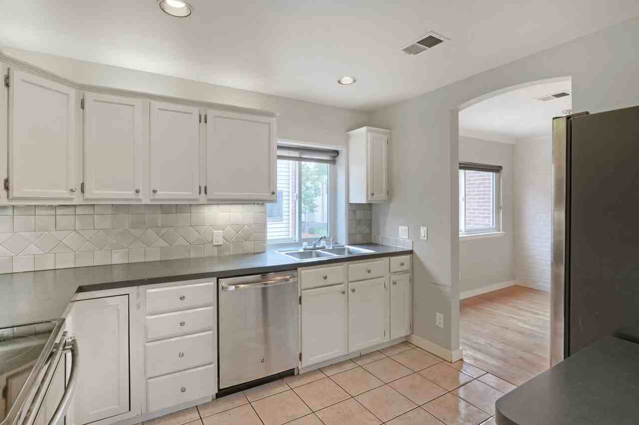 468 Josephine St - Photo 5 of 17