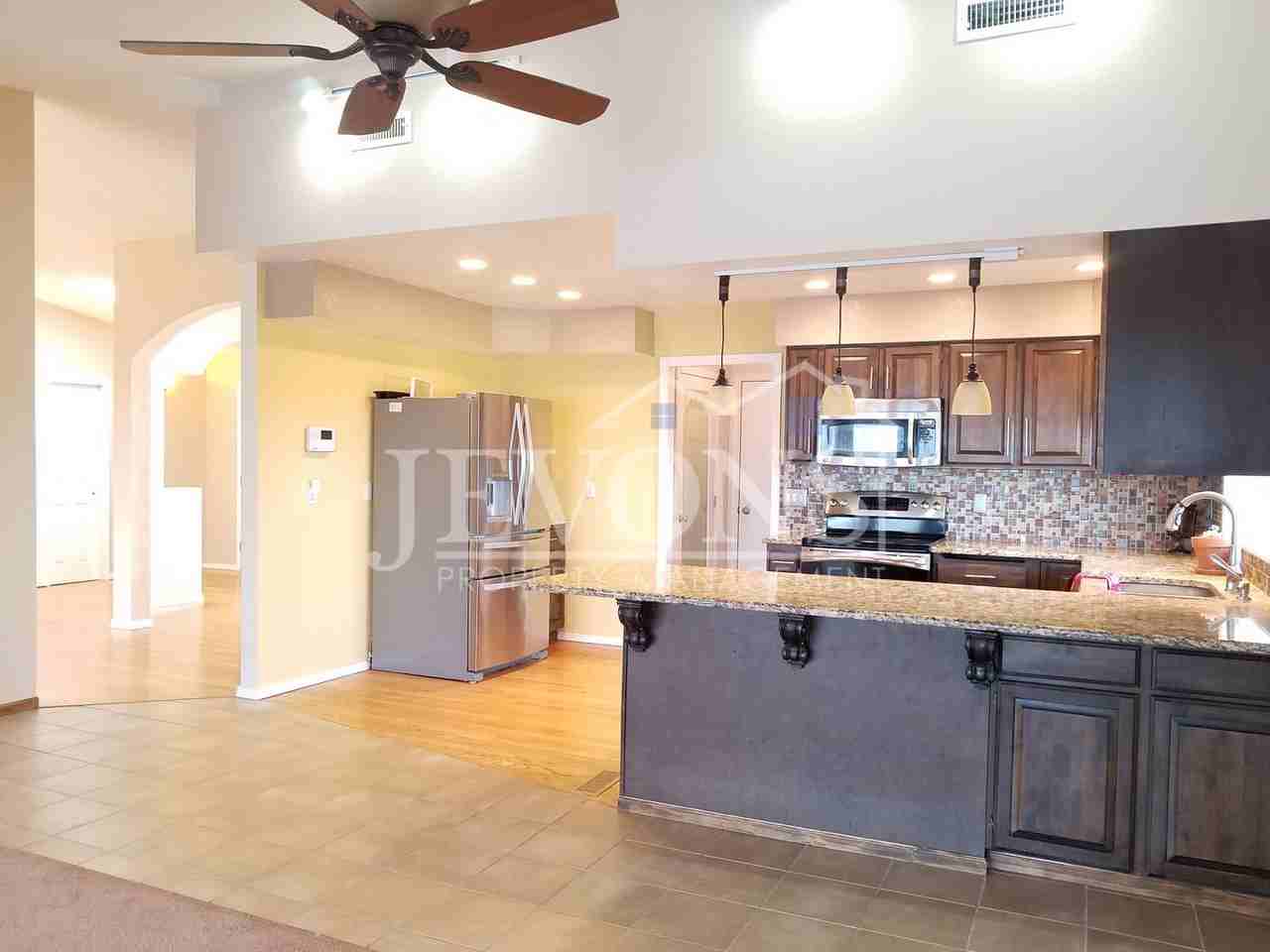 10405 Estes Rd - Photo 5 of 21
