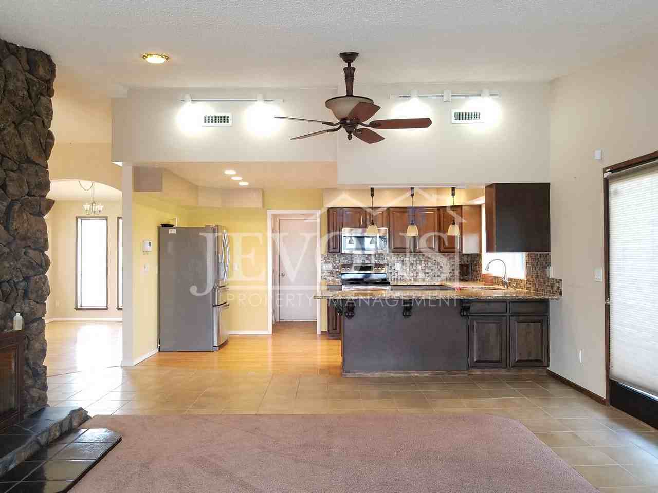 10405 Estes Rd - Photo 6 of 21