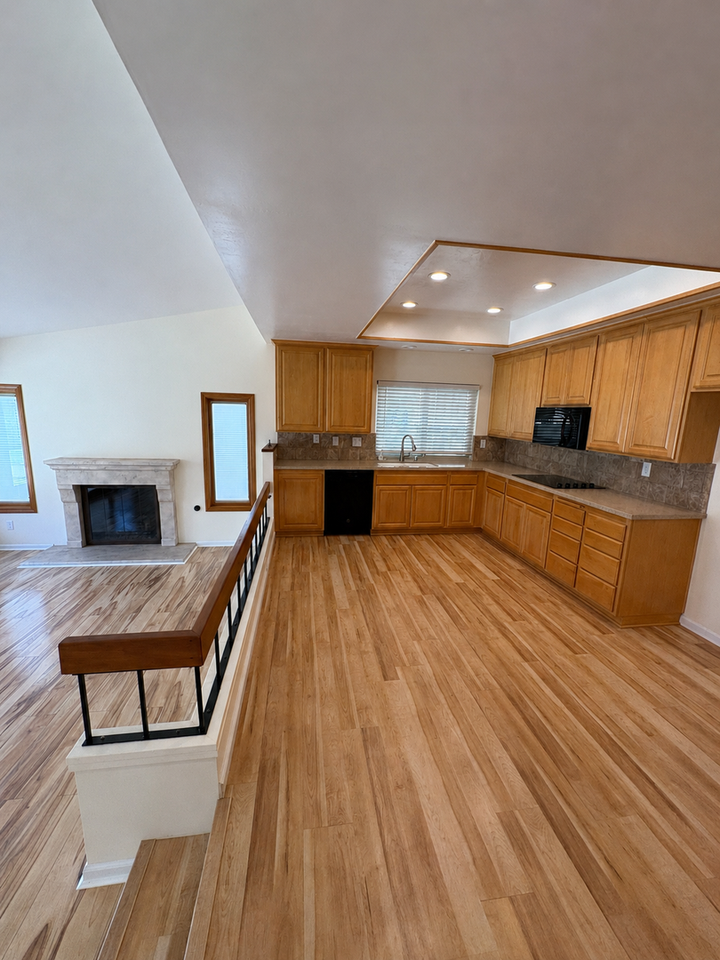 2579 Pepperwood Dr - Photo 3 of 21