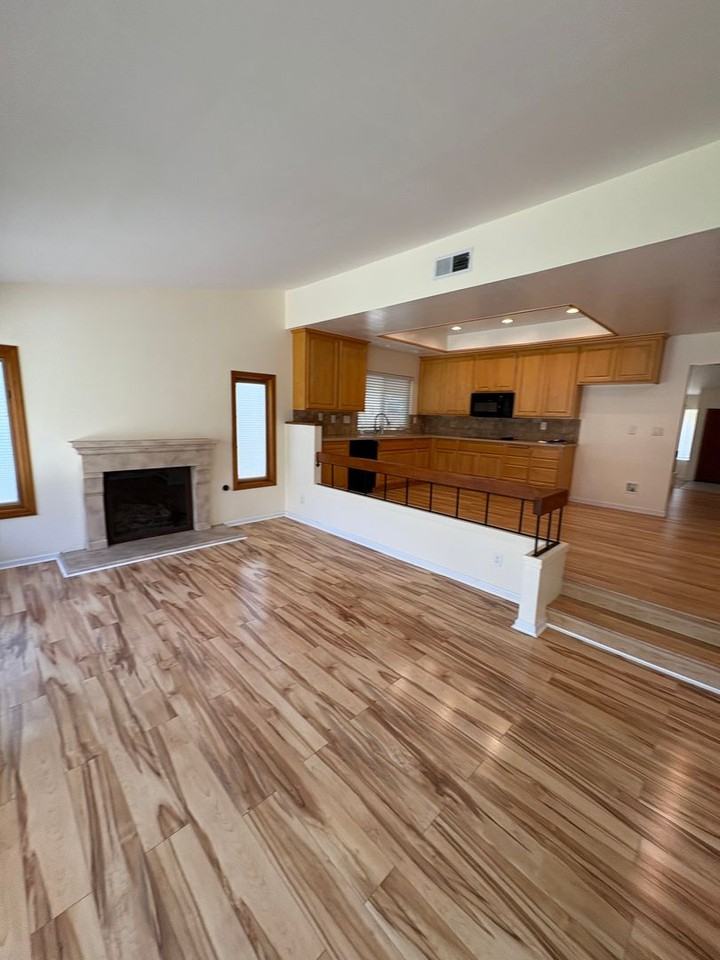 2579 Pepperwood Dr - Photo 4 of 21
