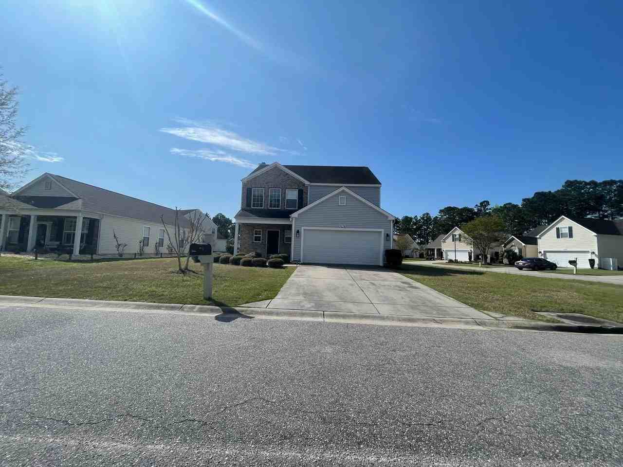 4476 Farm Lake Dr - Photo 3 of 50