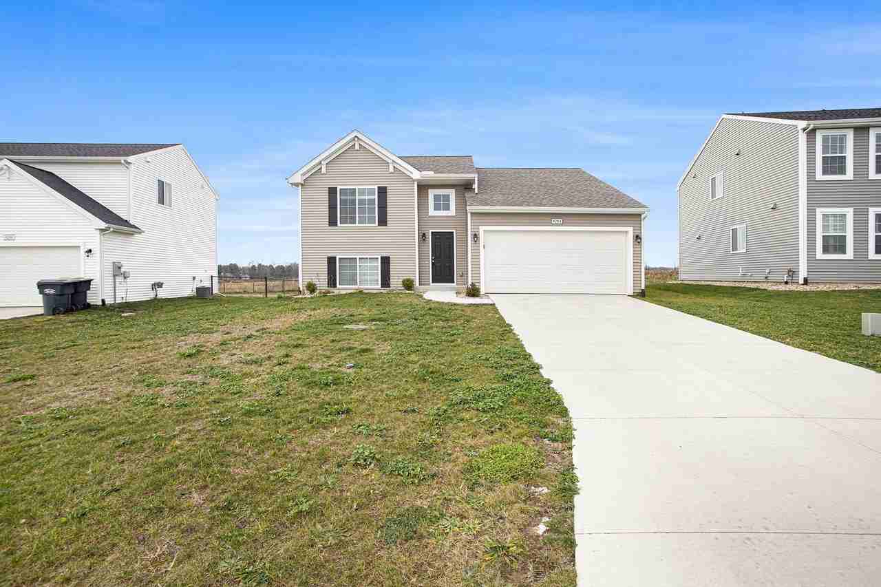 8284 W Sturtevant Ave - Photo 5 of 15