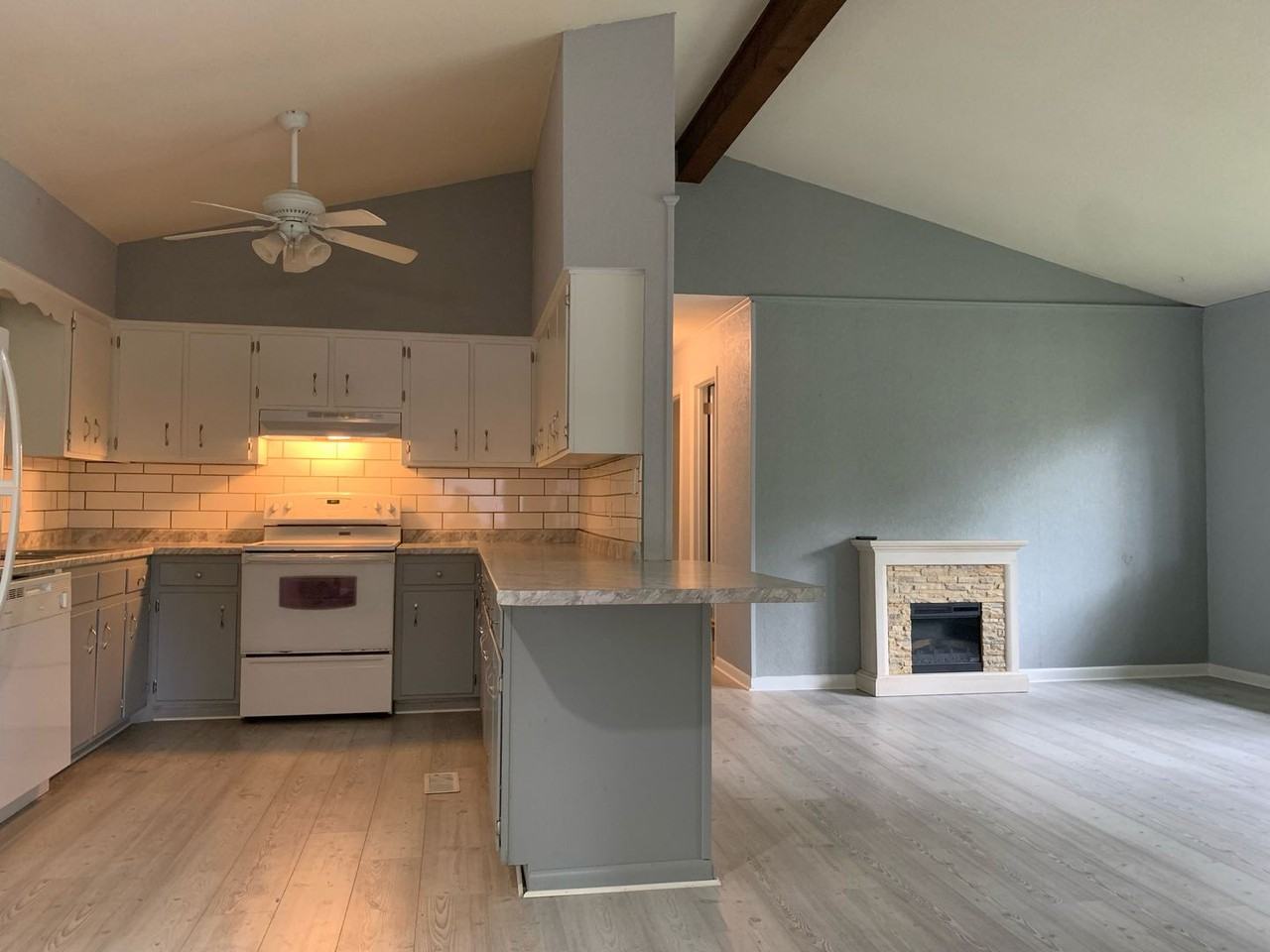 110 Jasper Dr - Photo 5 of 6