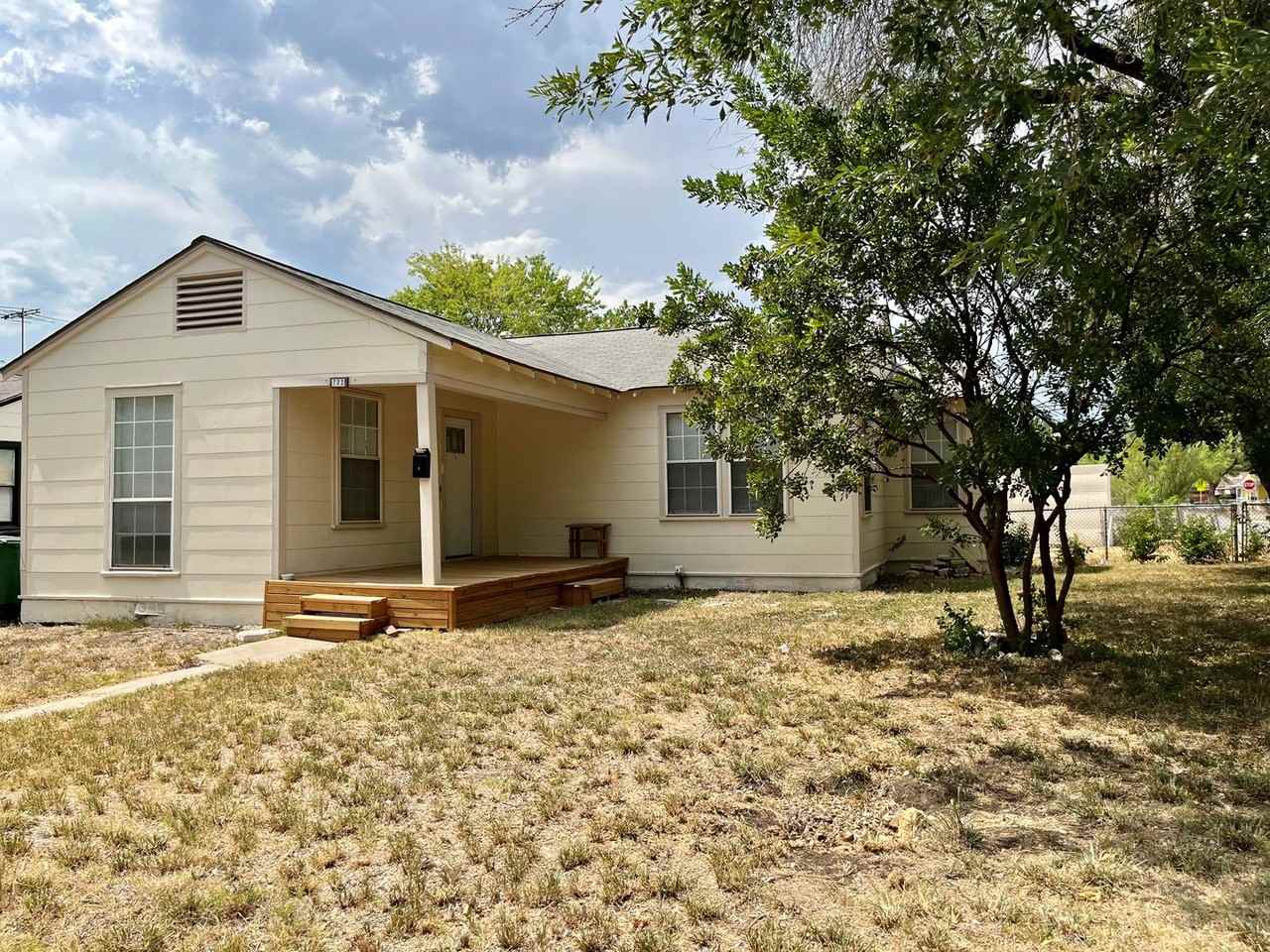 703 W Olmos Dr - Photo 3 of 12