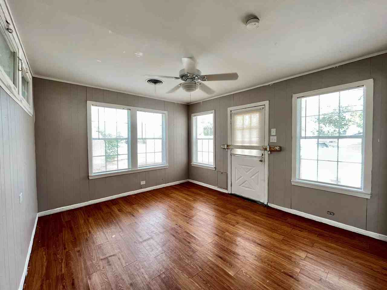 703 W Olmos Dr - Photo 7 of 12
