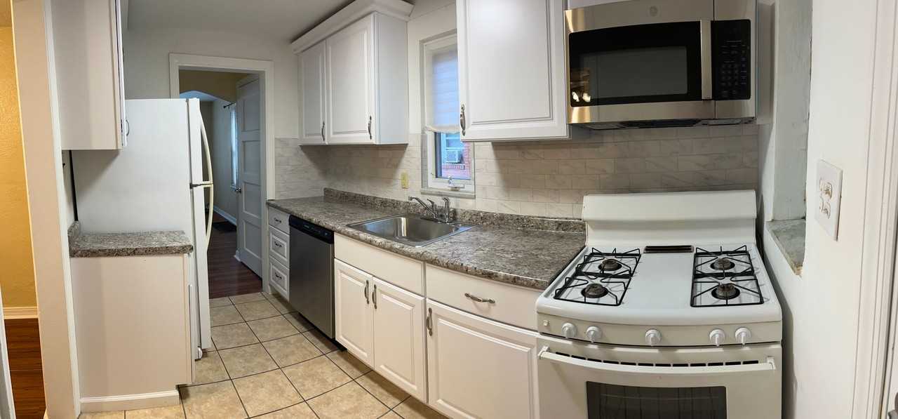 4402 Coleridge St - Photo 4 of 7