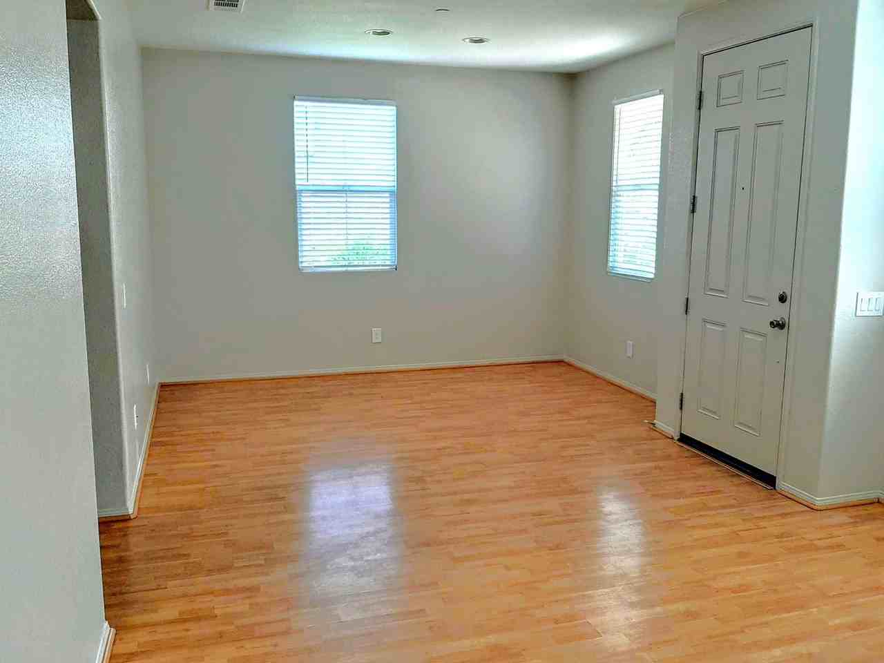 6954 Castor St - Photo 6 of 25