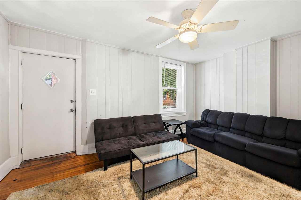 203 W Union St - Photo 4 of 20