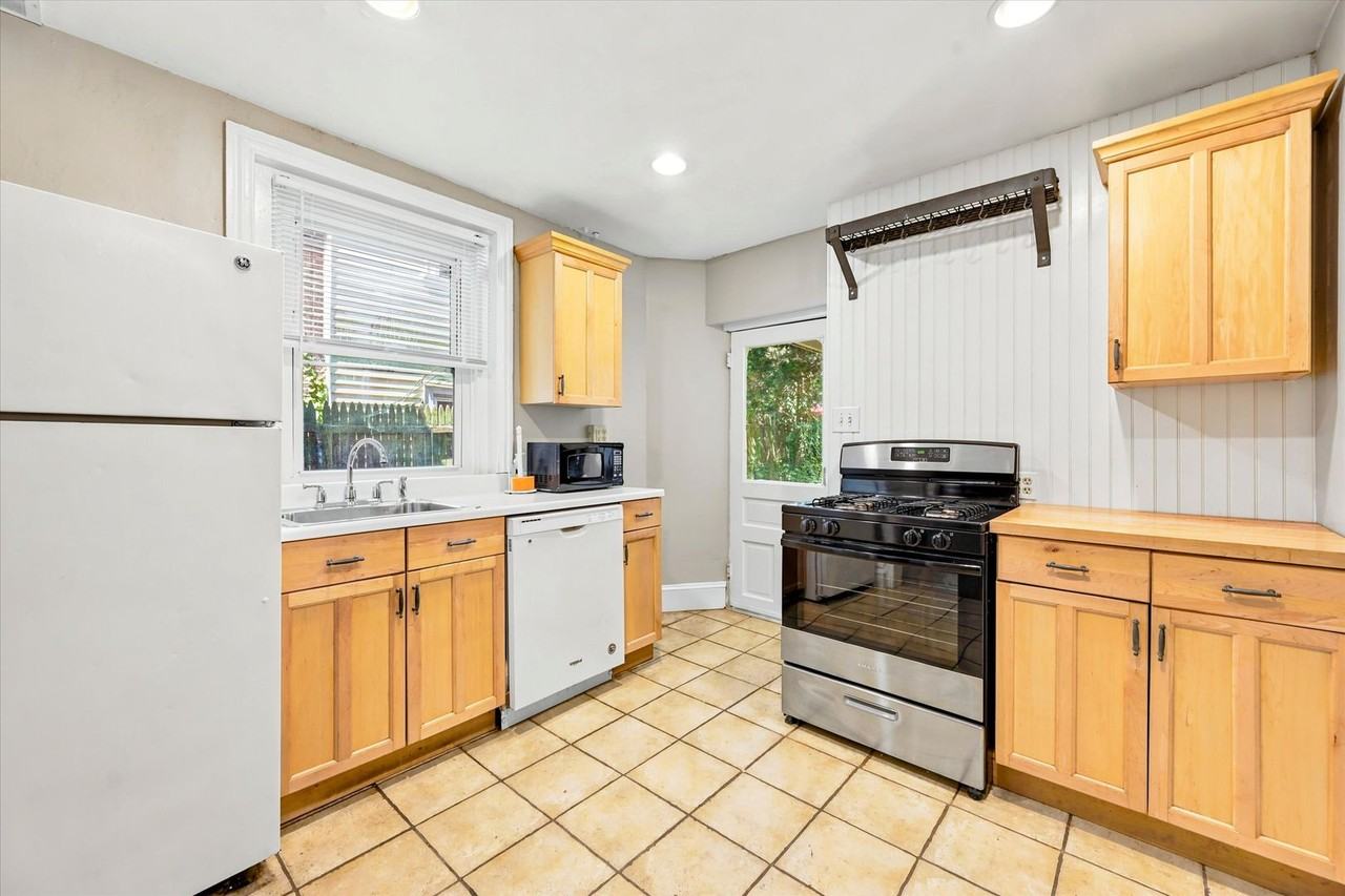 203 W Union St - Photo 7 of 20
