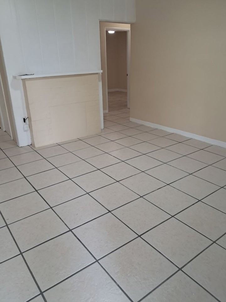 1013 Mayflower Rd - Photo 4 of 16