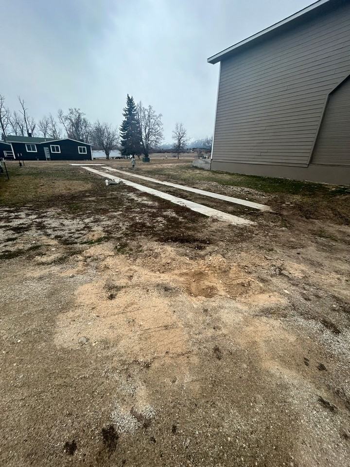 531 W River Rd - Photo 3 of 15