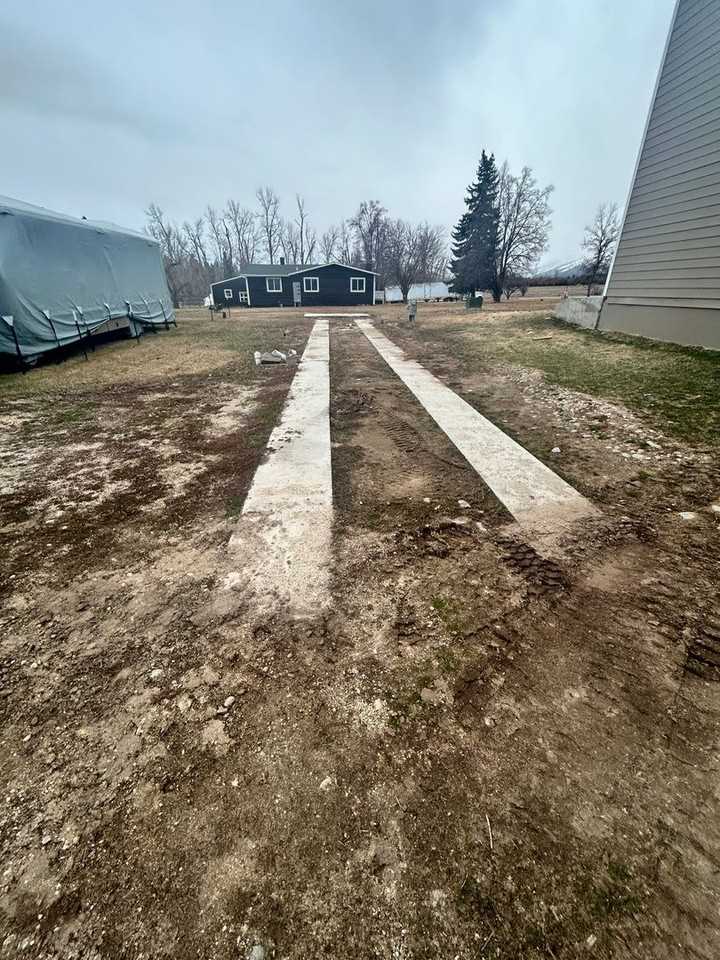 531 W River Rd - Photo 4 of 15
