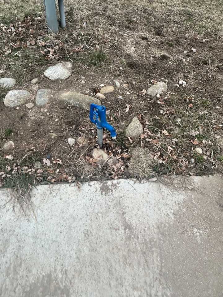 531 W River Rd - Photo 7 of 15