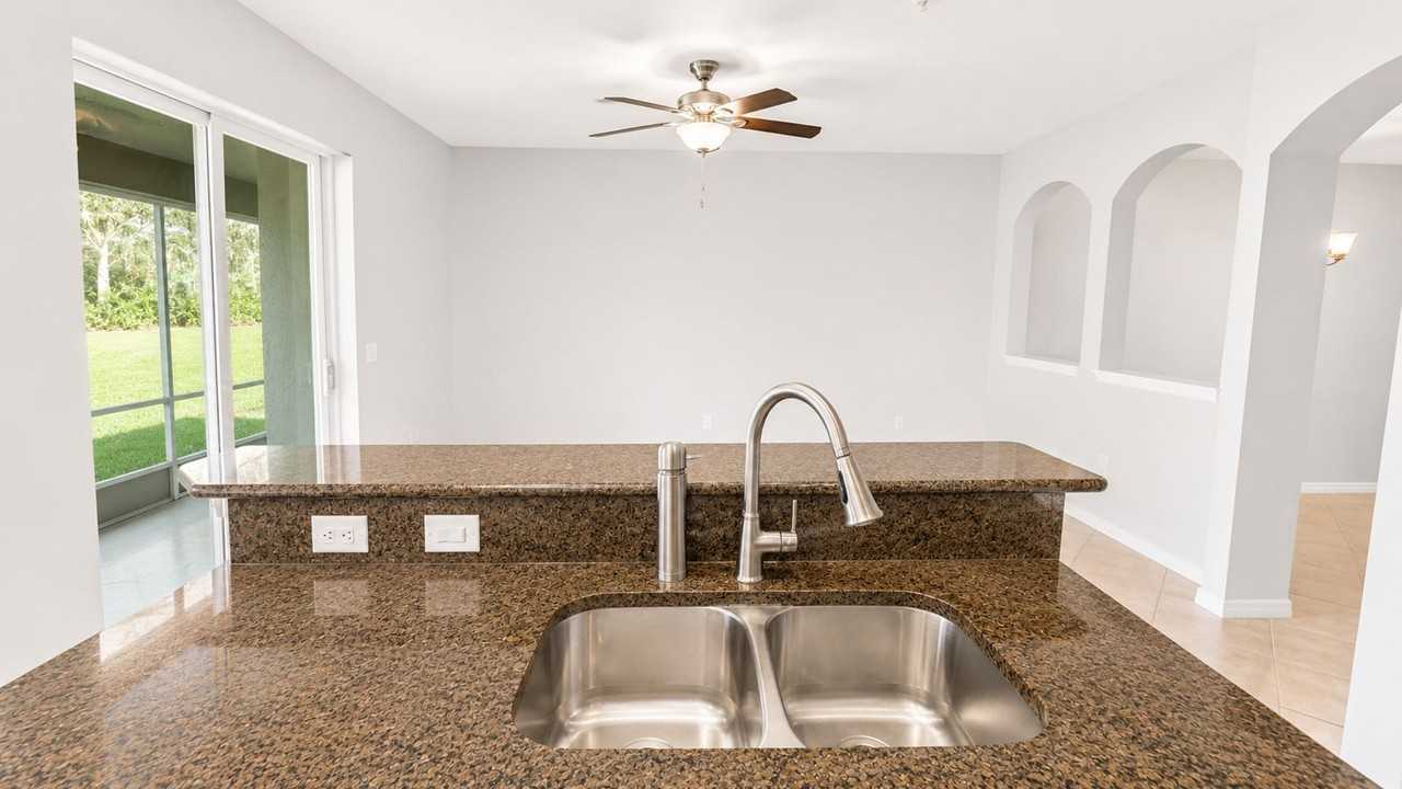 7915 Moonstone Dr #26-105 - Photo 7 of 32
