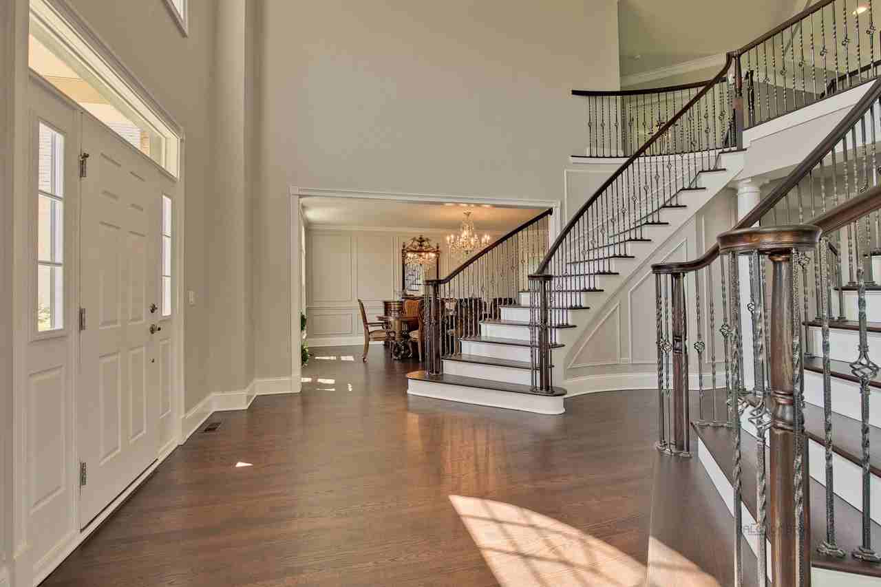 8 Turnbury Ct - Photo 6 of 49
