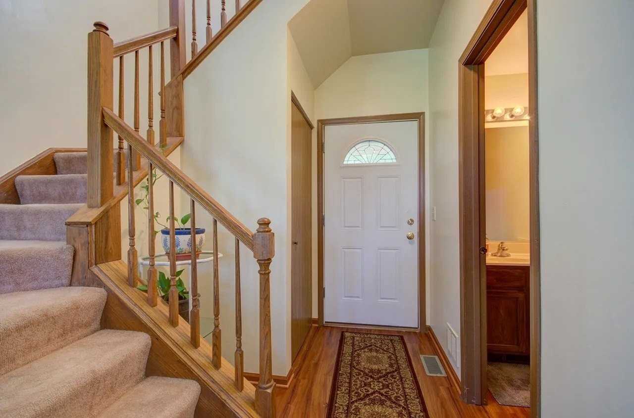 14005 Danbury Dr - Photo 4 of 26