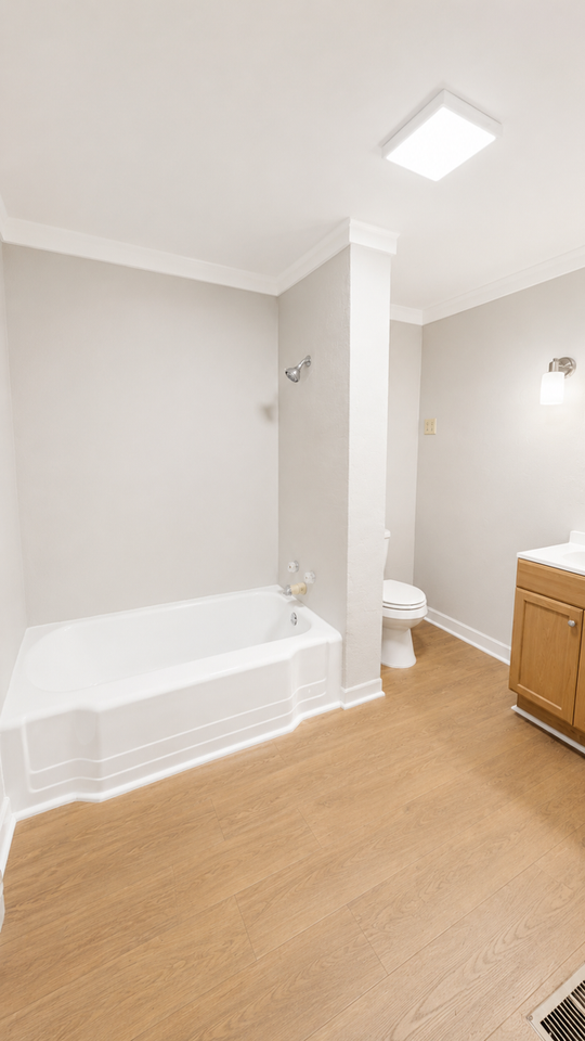 104 Spring St - Photo 4 of 12