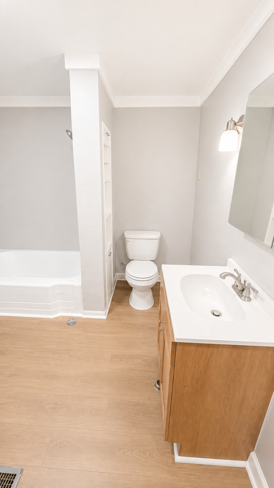 104 Spring St - Photo 5 of 12