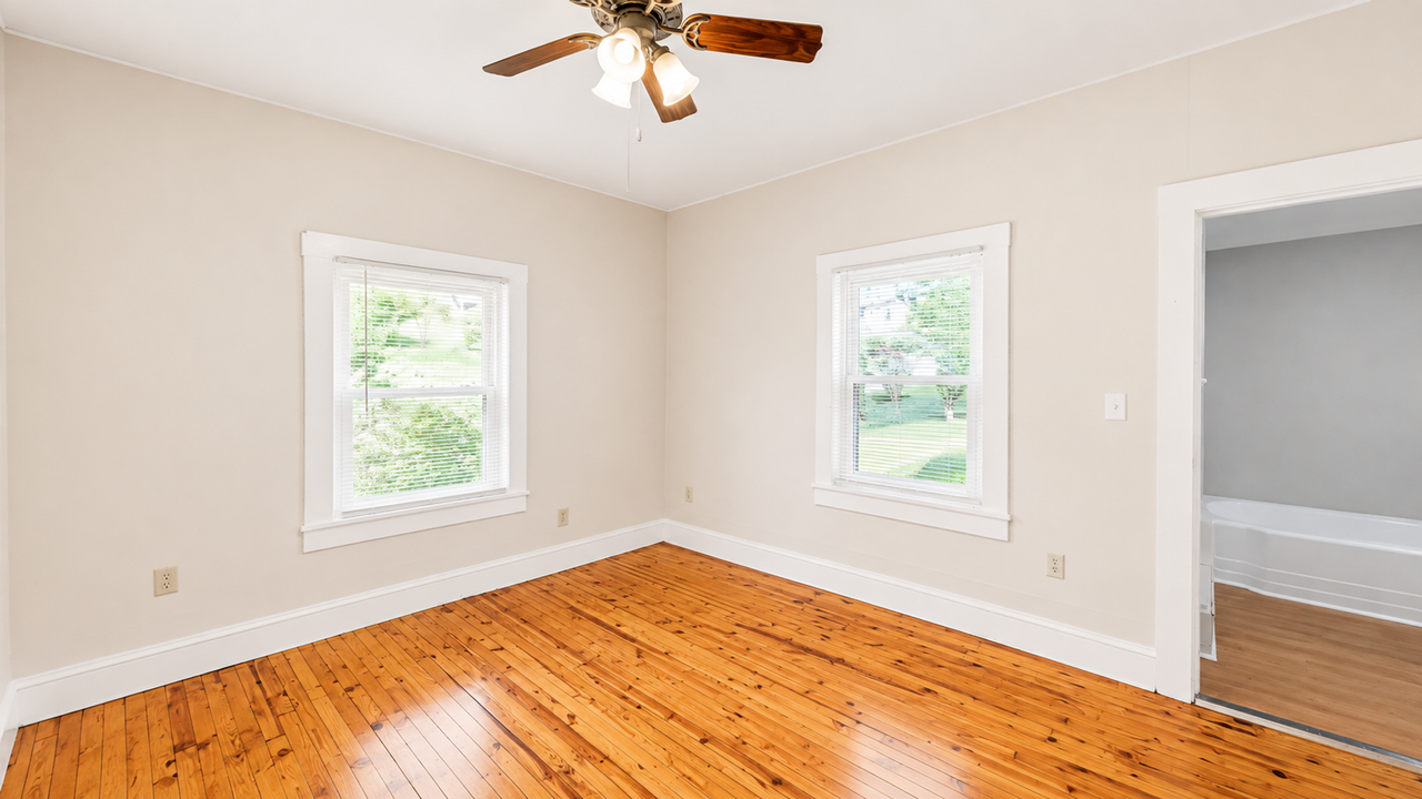 104 Spring St - Photo 6 of 12