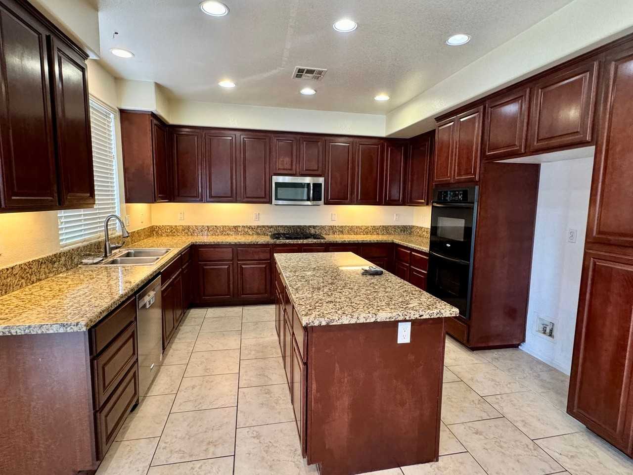 31916 Penguin Pl - Photo 4 of 29