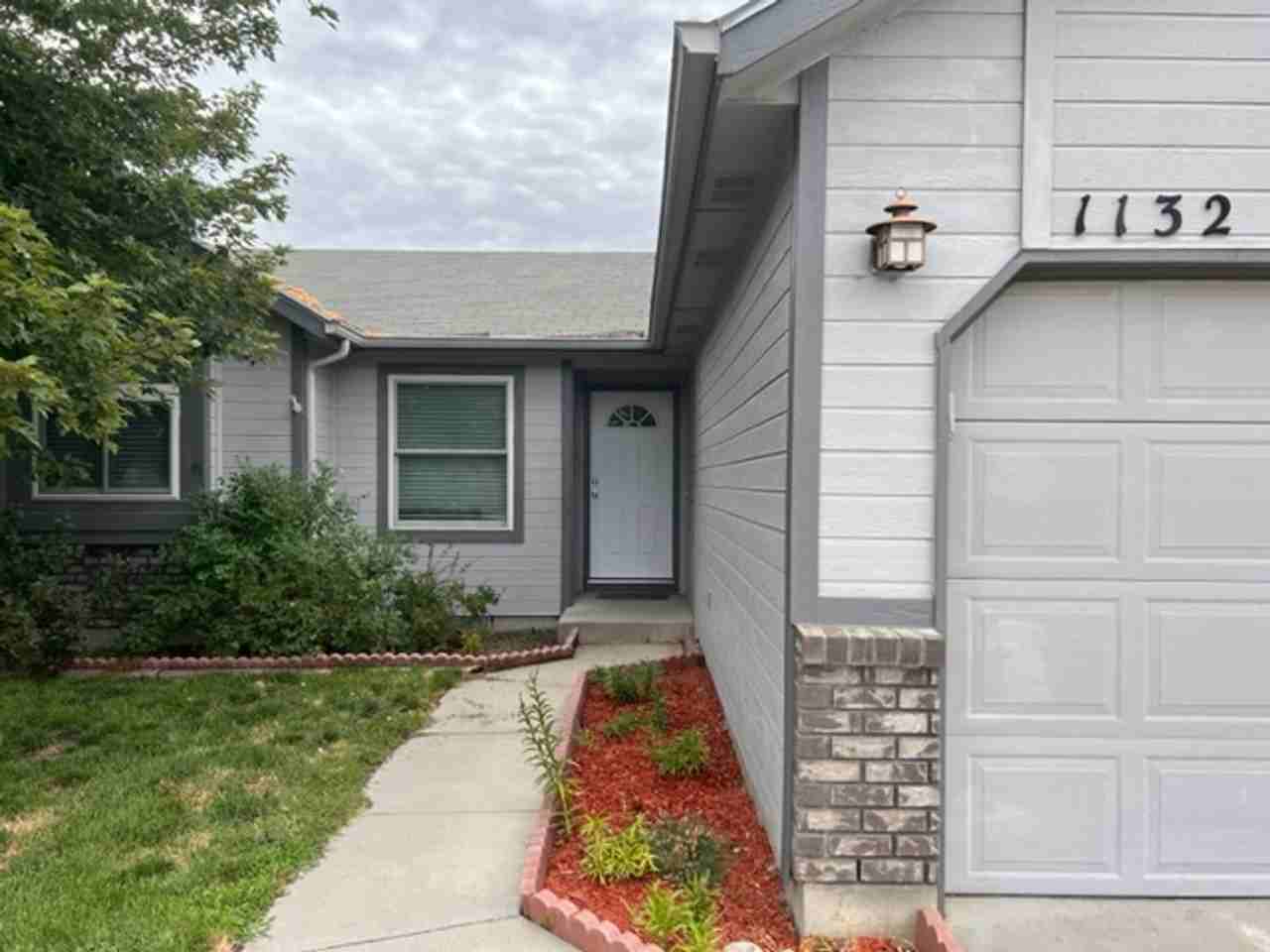 1132 N Maple Creek Ave - Photo 4 of 27