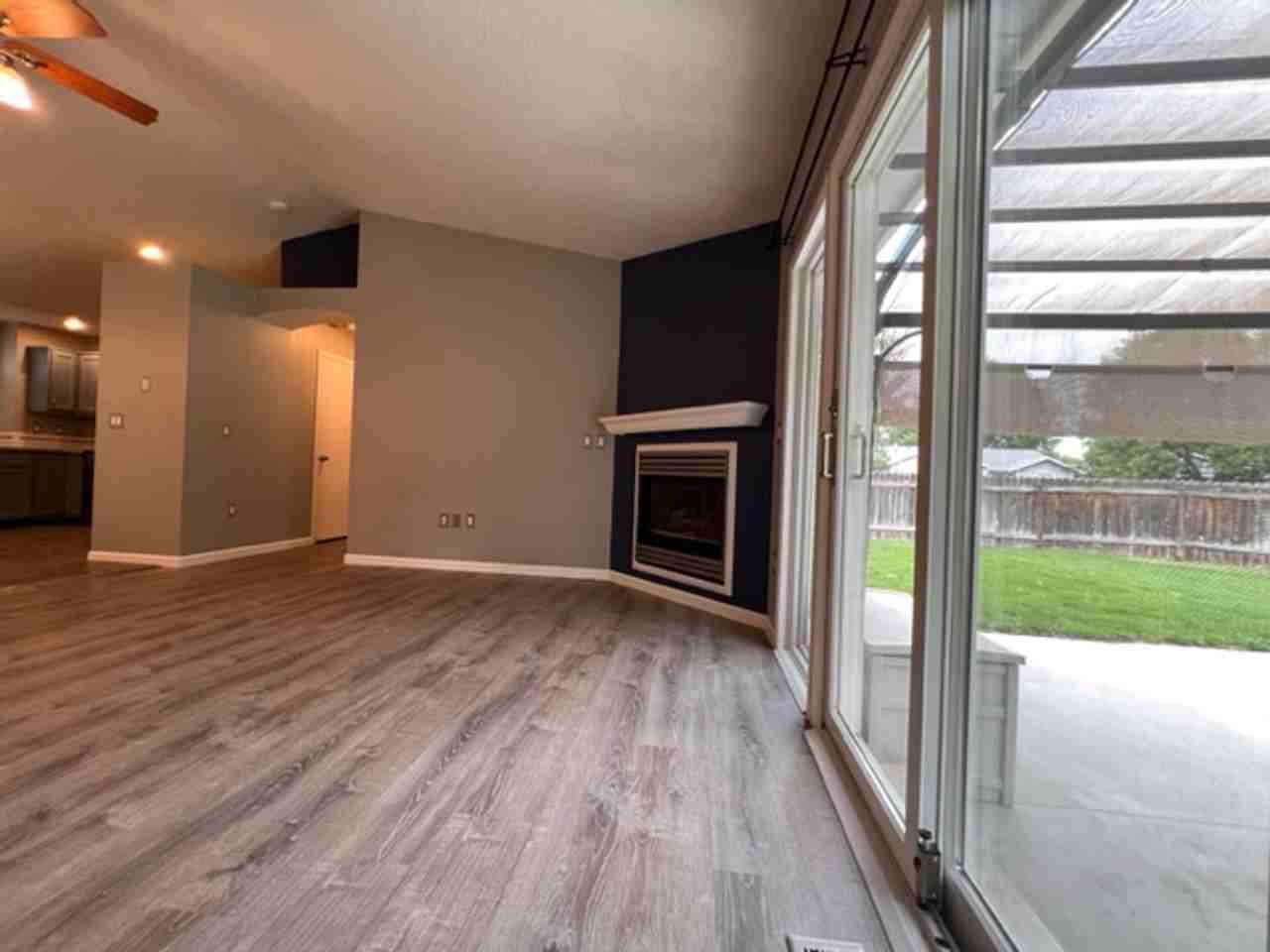 1132 N Maple Creek Ave - Photo 5 of 27