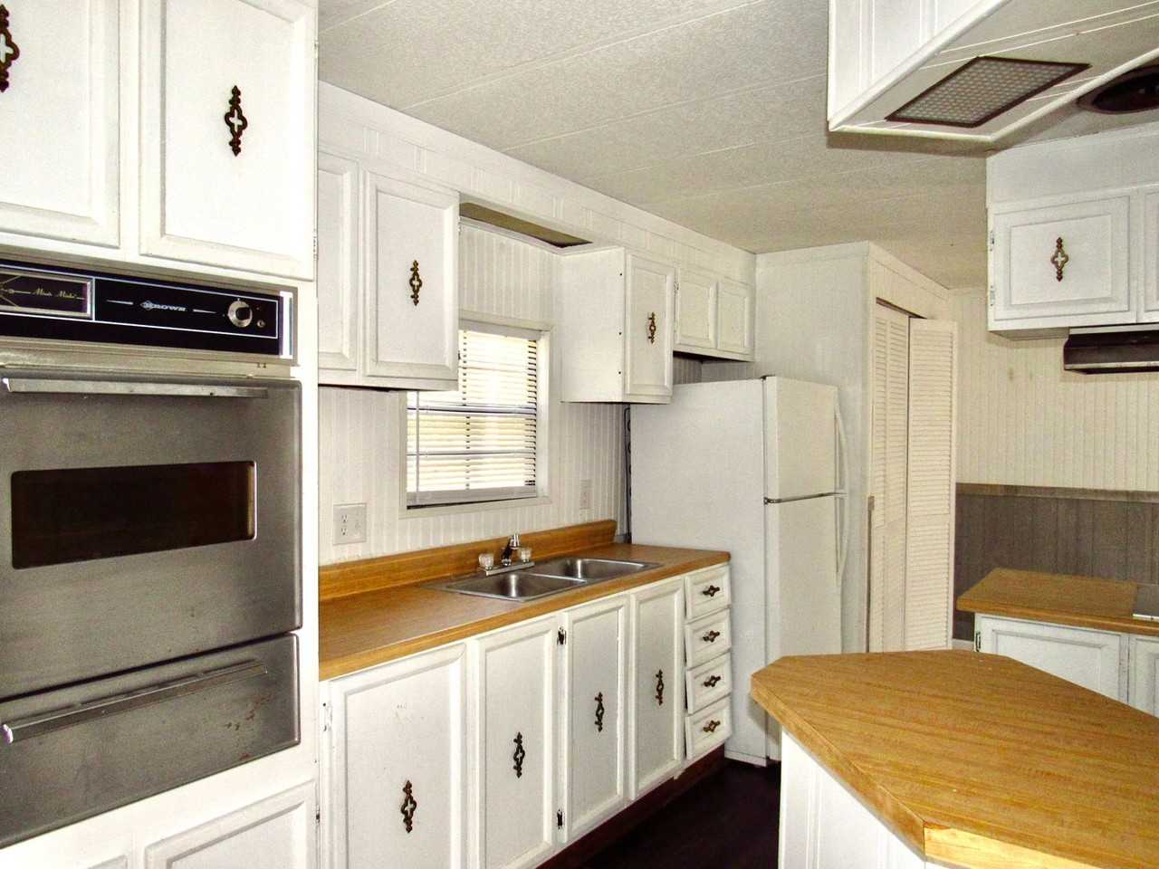 28262 Pecan St - Photo 6 of 11