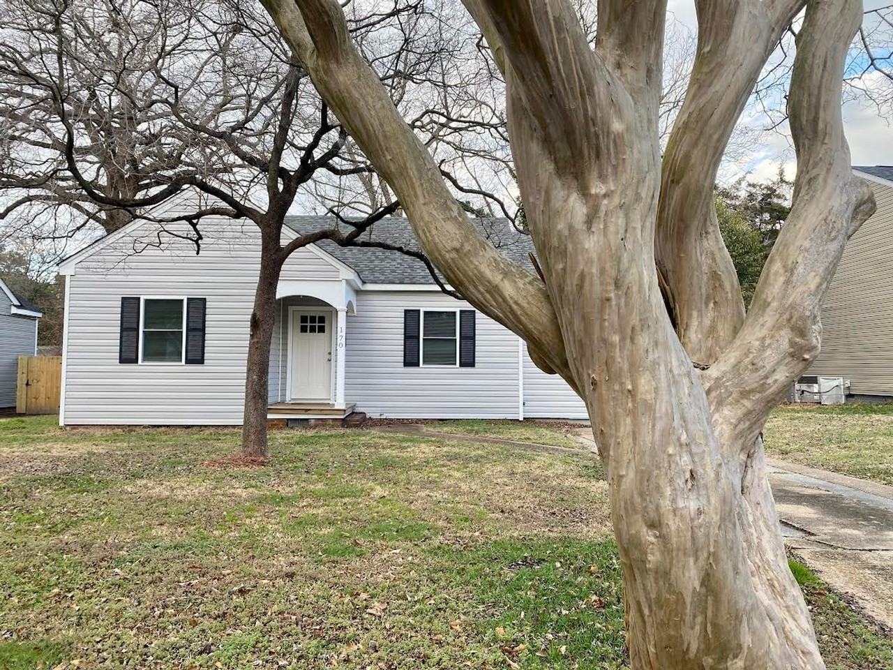 170 Rodman Rd - Photo 3 of 26